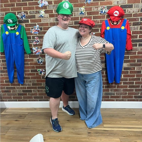 Meet your Posher, Jennifer - Picture 6 of 7